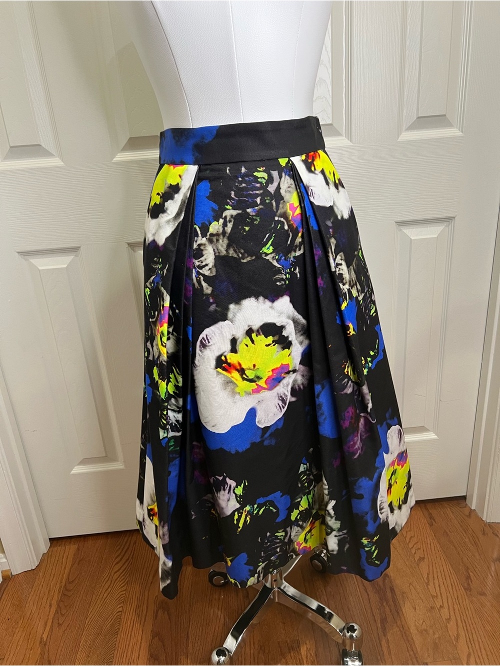 MILLY Aline Floral Vibrant Midi Skirt